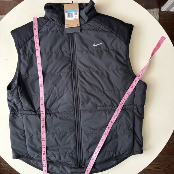 Nike Women's Therma-FIT Swift Running Vest Size Medium Black New - Picture 2 of 10